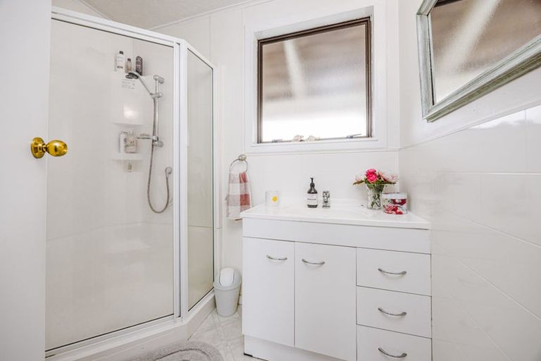 Photo of property in 11a Kerswill Place, Pakuranga, Auckland, 2010