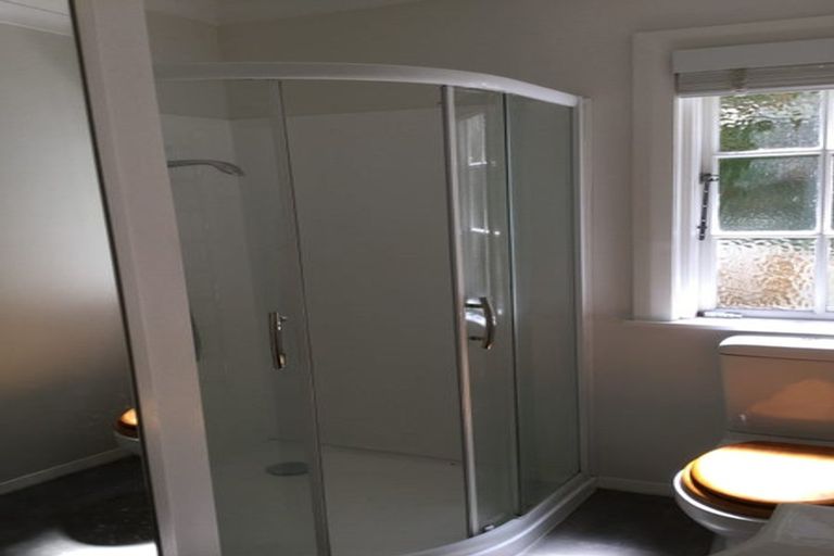 Photo of property in 1 Glasgow Street, Kelburn, Wellington, 6012