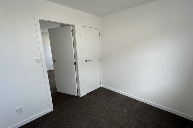 Photo of property in 17/125 Queens Drive, Lyall Bay, Wellington, 6022