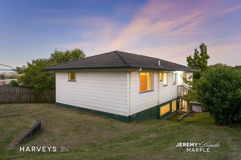Photo of property in 35 South Lynn Road, Titirangi, Auckland, 0604