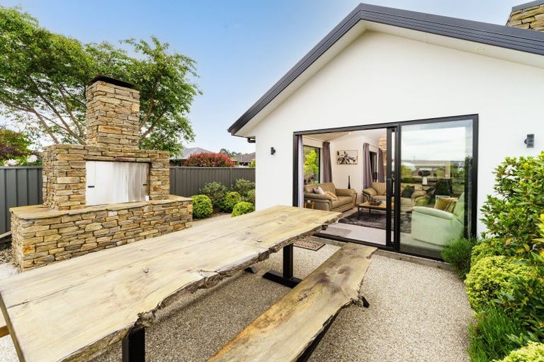 Photo of property in 18 Caledonia Drive, Mosgiel, 9024