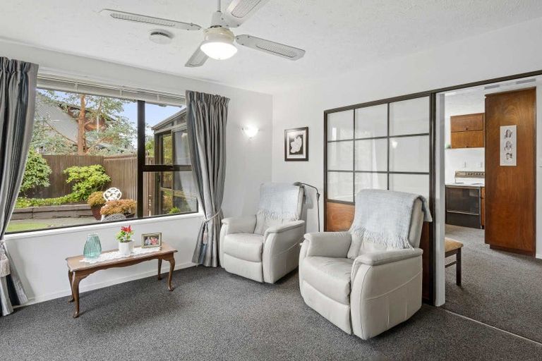 Photo of property in 2/5 Wynand Place, Sockburn, Christchurch, 8042