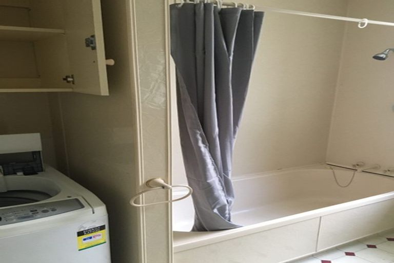 Photo of property in 21 Crawford Road, Kilbirnie, Wellington, 6022