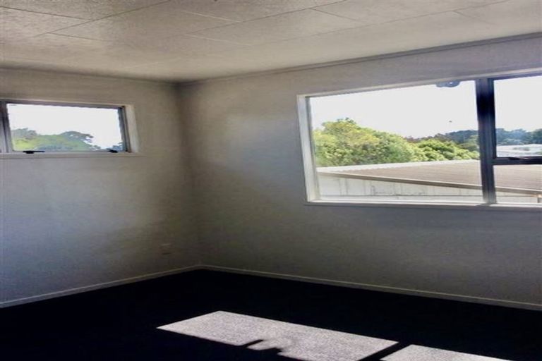 Photo of property in 18 Penfold Place, Henderson, Auckland, 0610