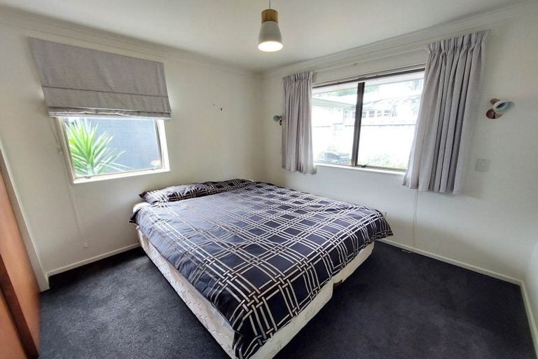 Photo of property in 2/60 Cutfield Road, New Plymouth, 4310