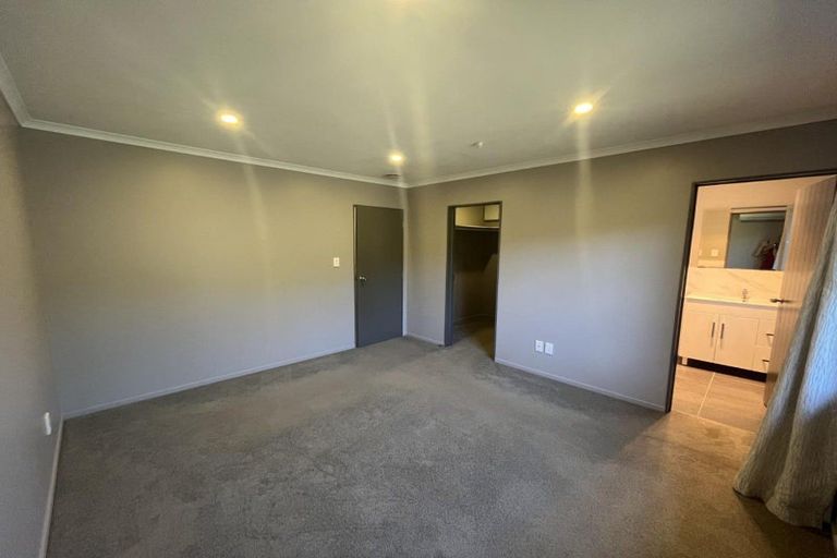 Photo of property in 32 Cyrus Street, Whalers Gate, New Plymouth, 4310