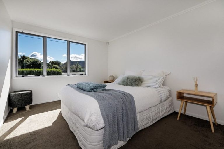 Photo of property in 1/93 Hobsonville Road, West Harbour, Auckland, 0618