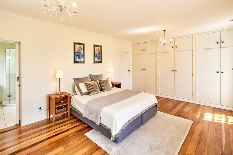 Photo of property in 2 Hautana Square, Woburn, Lower Hutt, 5010