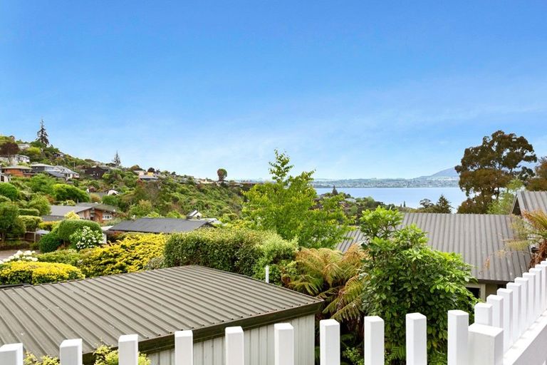 Photo of property in 117 Wakeman Road, Acacia Bay, Taupo, 3330