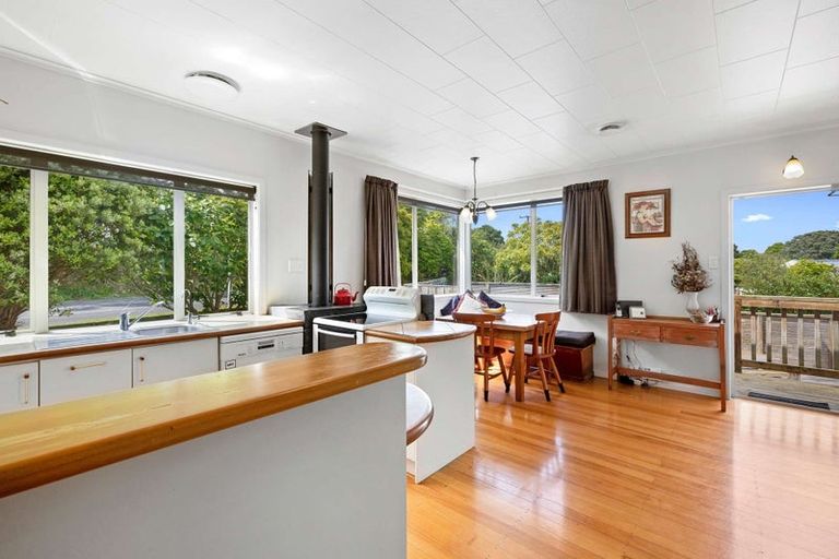 Photo of property in 410 South Road, Omata, New Plymouth, 4374