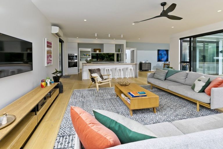 Photo of property in 50 Churchouse Road, Greenhithe, Auckland, 0632