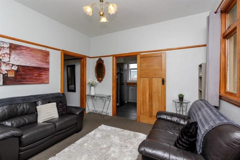 Photo of property in Devonport Apartments, 42/127 Saint Aubyn Street, New Plymouth, 4310