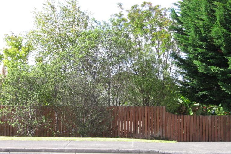 Photo of property in 99 Sunset Road, Totara Vale, Auckland, 0632