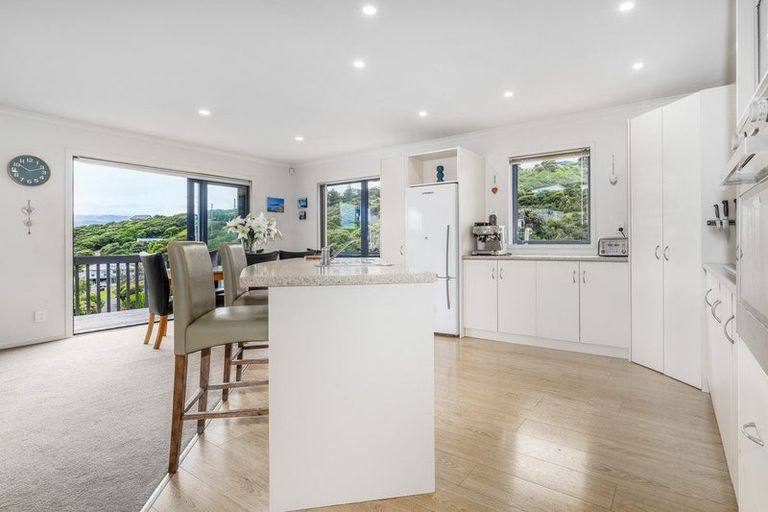 Photo of property in 17 Endeavour Drive, Whitby, Porirua, 5024