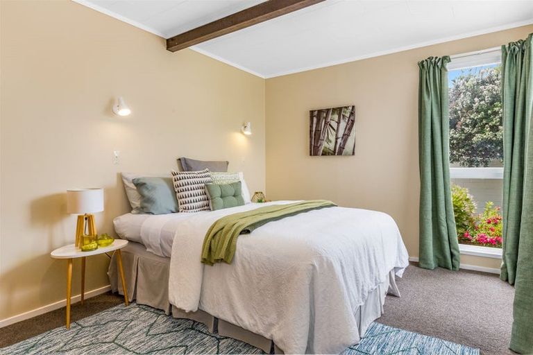 Photo of property in 4 Mervyn Place, Plimmerton, Porirua, 5026