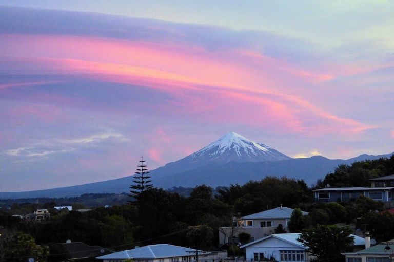 Photo of property in 4 Crownhill Street, Spotswood, New Plymouth, 4310