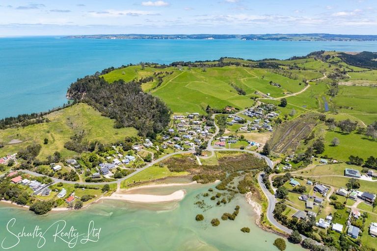 Photo of property in 9 Sandy Beach Road, Tinopai, Matakohe, 0593