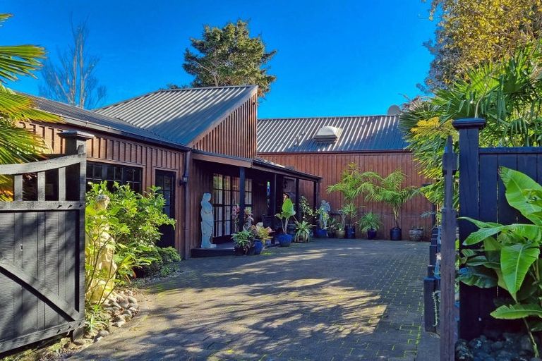 Photo of property in 14 Hebe Place, Birkenhead, Auckland, 0626