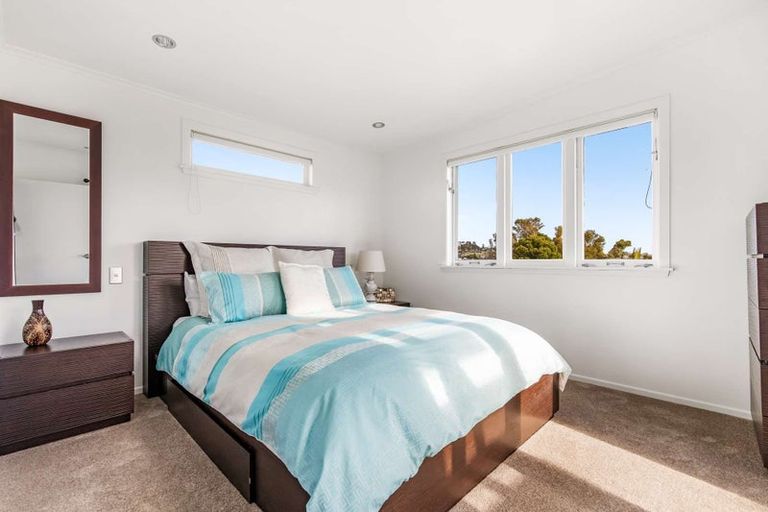 Photo of property in 121 Vipond Road, Stanmore Bay, Whangaparaoa, 0932