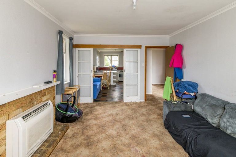 Photo of property in 1 Kauri Street, Levin, 5510