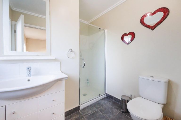 Photo of property in 65a Rosalie Terrace, Kelvin Grove, Palmerston North, 4414