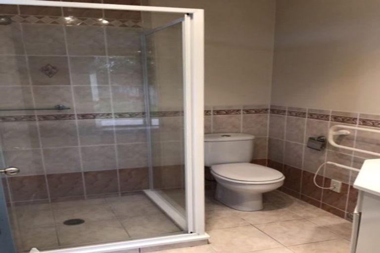 Photo of property in 4 Ballydonegan Rise, East Tamaki, Auckland, 2013