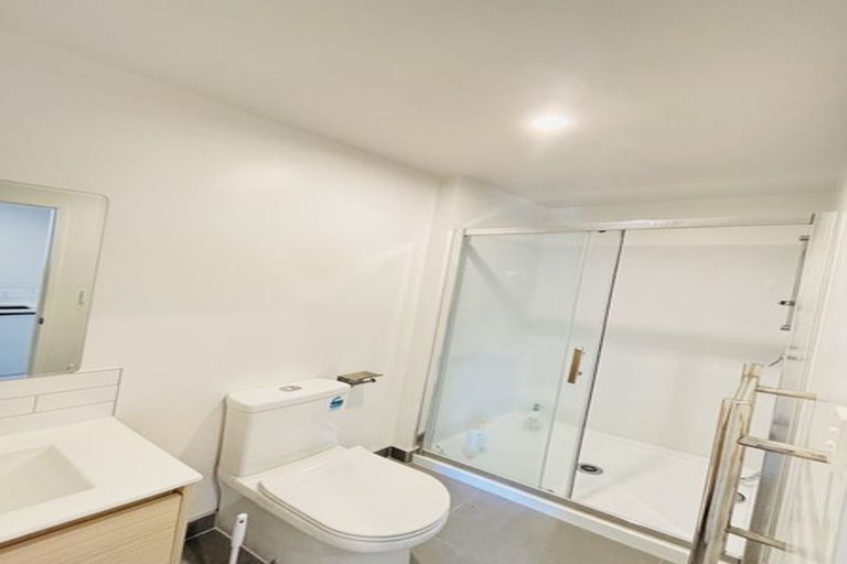 Photo of property in 40 Tukari Lane, Mangere Bridge, Auckland, 2022