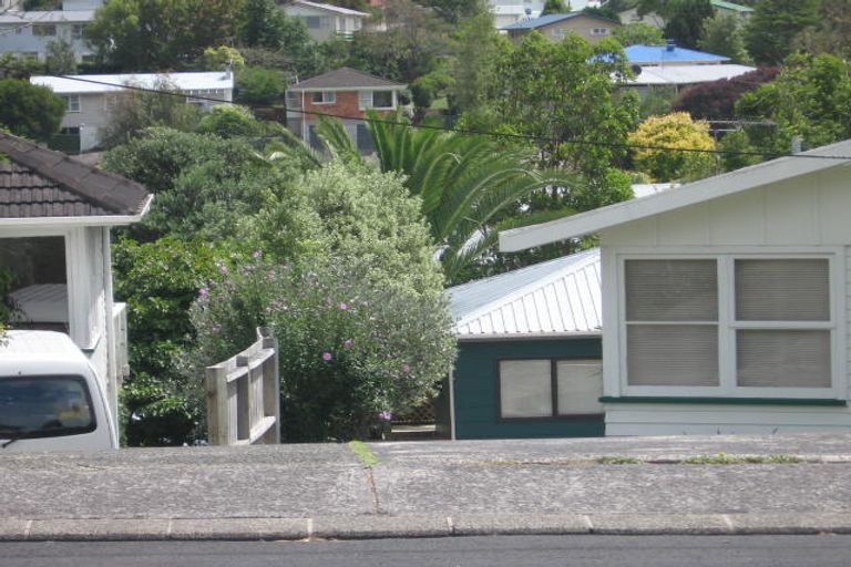 Photo of property in 1/104 Archers Road, Glenfield, Auckland, 0629