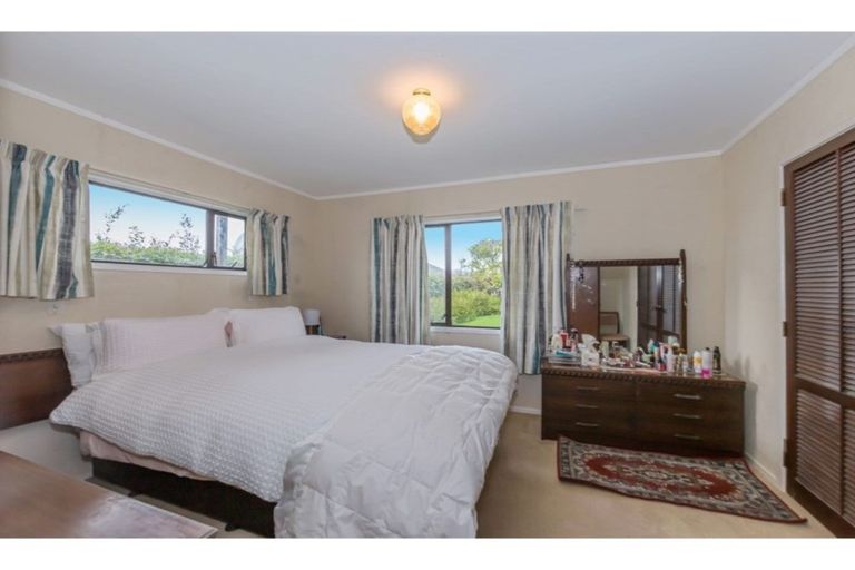 Photo of property in 2/66 Ocean View Road, Northcote, Auckland, 0627