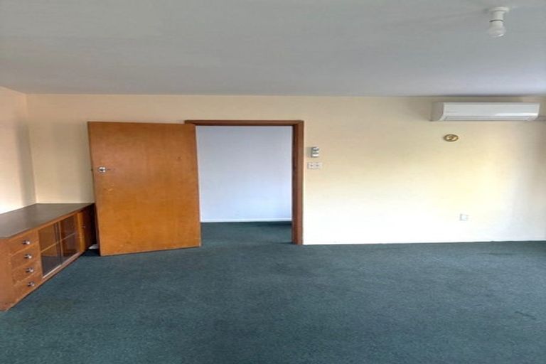 Photo of property in 8 Lochee Road, Upper Riccarton, Christchurch, 8041