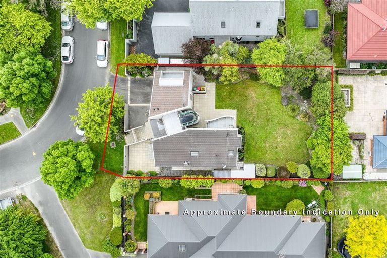 Photo of property in 24 Huntingdon Place, Avonhead, Christchurch, 8042