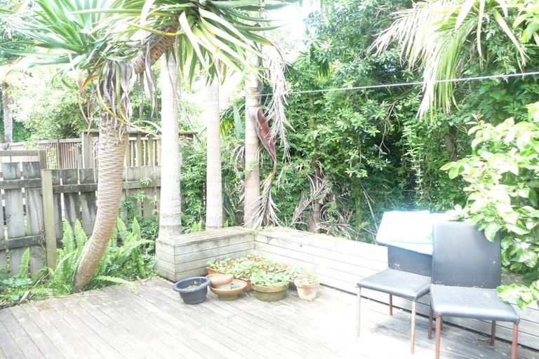 Photo of property in 2/28 Saxon Street, Waterview, Auckland, 1026