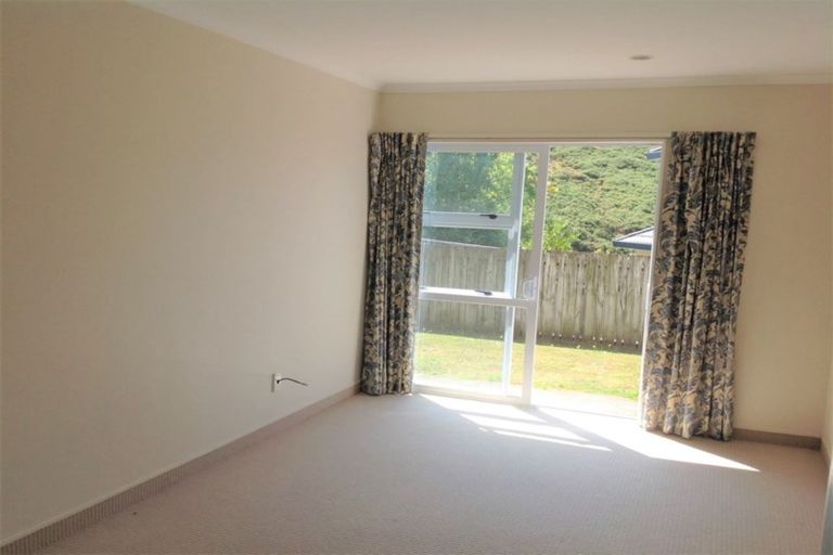 Photo of property in 8a Aintree Grove, Churton Park, Wellington, 6037