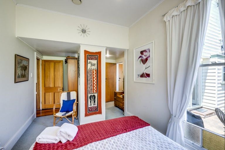 Photo of property in 36 Napier Terrace, Hospital Hill, Napier, 4110