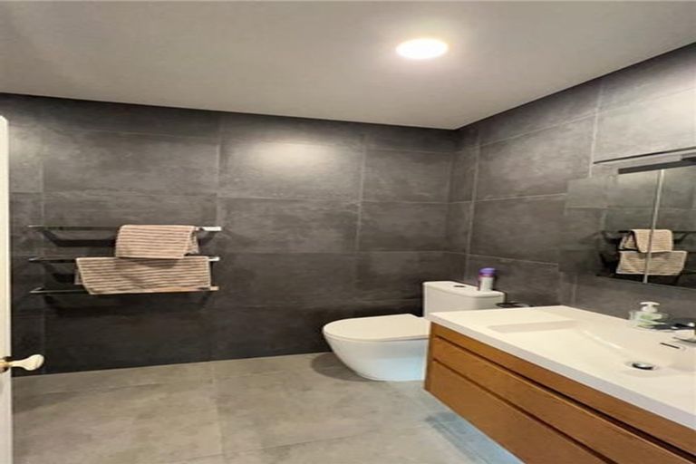 Photo of property in 5 Pintner Place, Somerville, Auckland, 2014