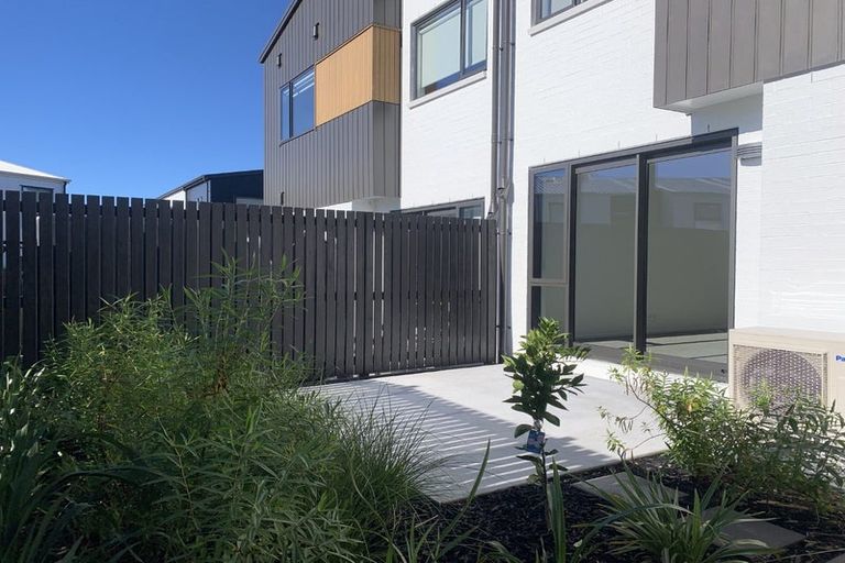 Photo of property in 18 Hema Road, Hobsonville, Auckland, 0616