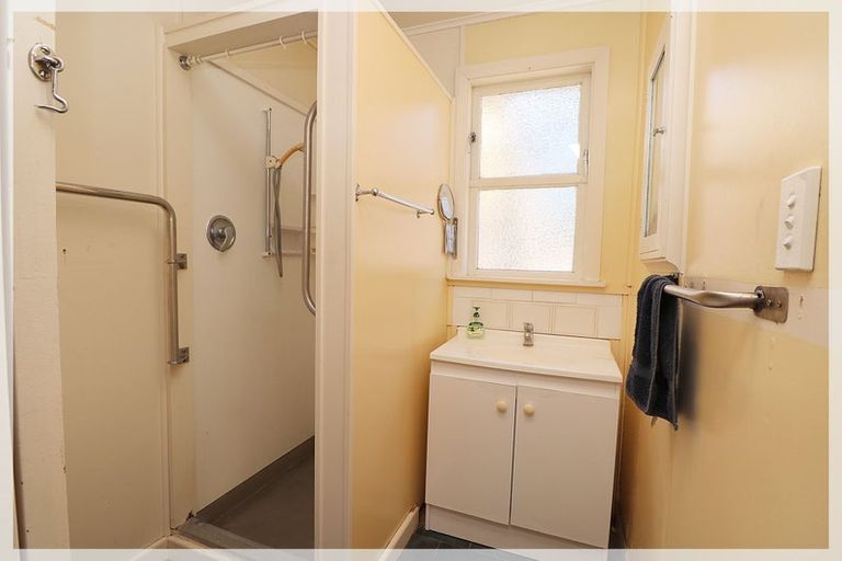 Photo of property in 3 Jenks Street, Foxton, 4814