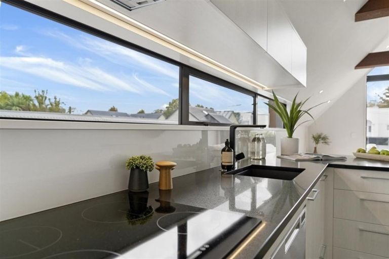 Photo of property in 10 Melrose Street, Roslyn, Dunedin, 9010