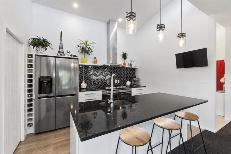 Photo of property in 40 Okarito Avenue, Levin, 5510