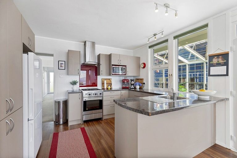 Photo of property in 132 Mitchell Street, Brooklyn, Wellington, 6021