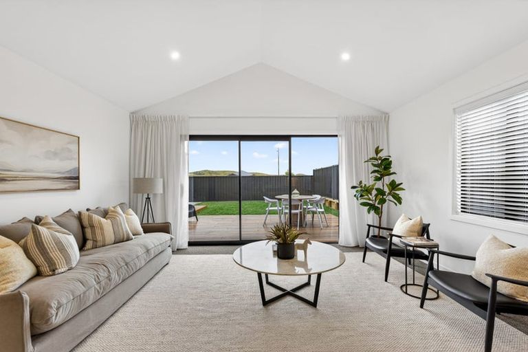 Photo of property in 7 Annie Aranui Drive, Poraiti, 4182