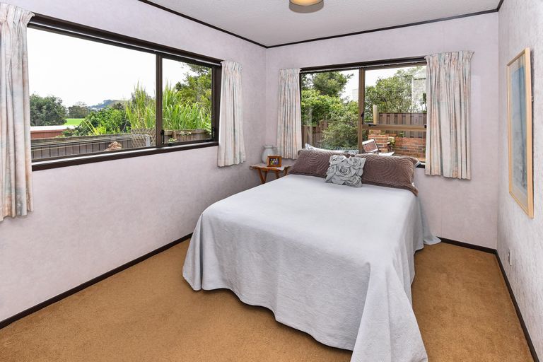 Photo of property in 2/12 Steeple Rise, Pakuranga, Auckland, 2010