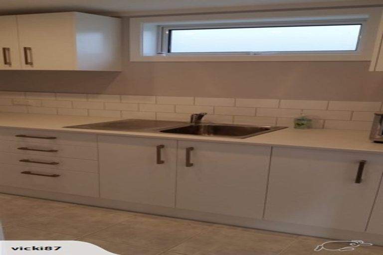 Photo of property in 1/32 Seaview Road, Glenfield, Auckland, 0629