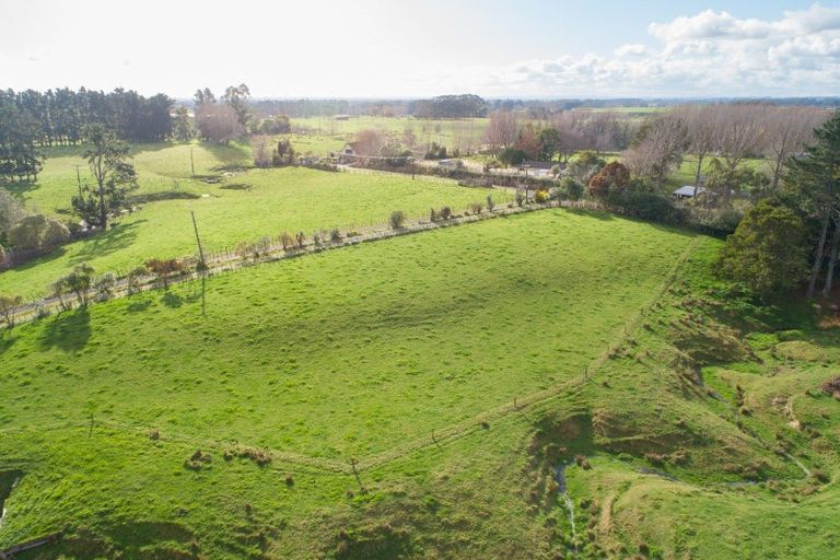 Photo of property in 658 Roberts Line, Kelvin Grove, Palmerston North, 4470