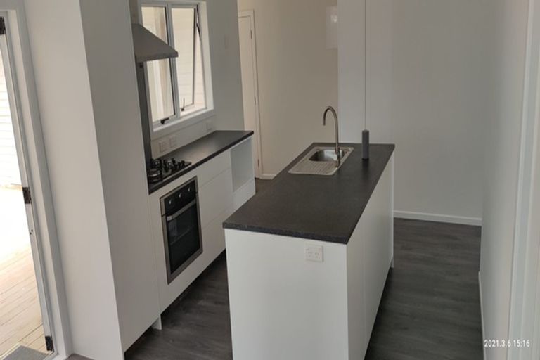 Photo of property in 3 Hurley Place, Kelston, Auckland, 0602