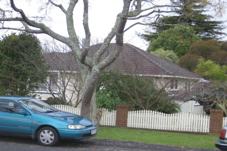 Photo of property in 15 Livingstone Avenue, Nawton, Hamilton, 3200