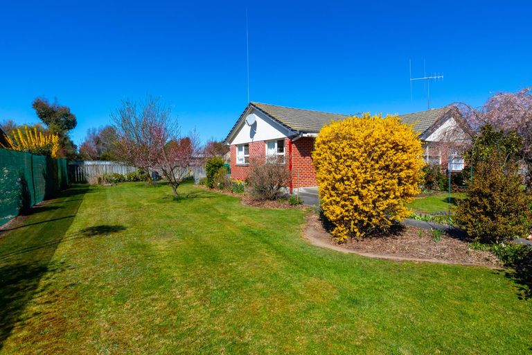 Photo of property in 2 North Street, Winchester, 7985