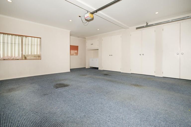 Photo of property in 1/213 Te Atatu Road, Te Atatu South, Auckland, 0610