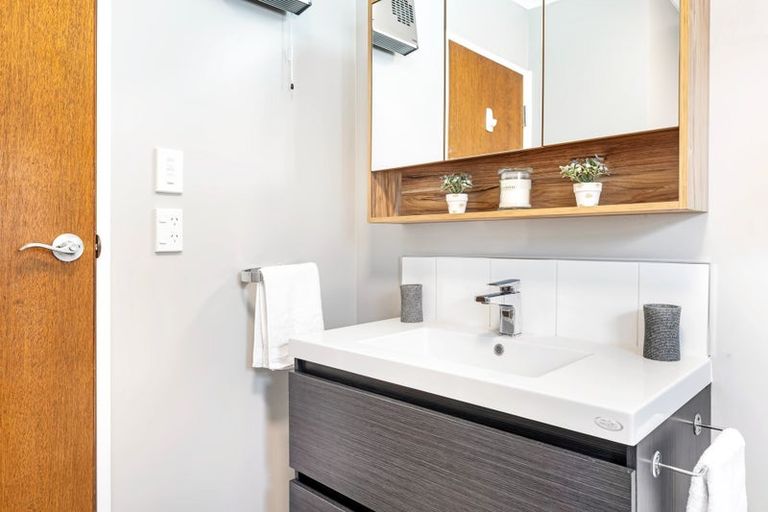 Photo of property in 16 Burtts Road, Durie Hill, Whanganui, 4500