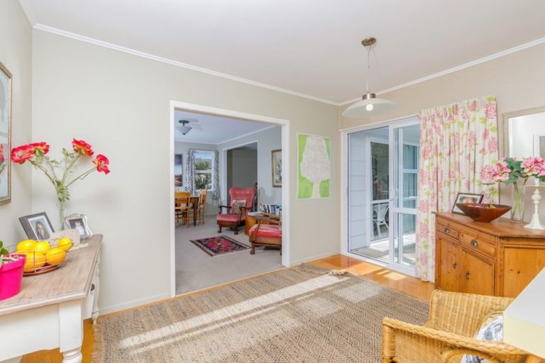 Photo of property in 42 Infidel Place, Torbay, Auckland, 0630